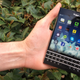 Ilustración para el artículo titulado Del temor a la sorpresa: una semana usando sólo una BlackBerry Passport